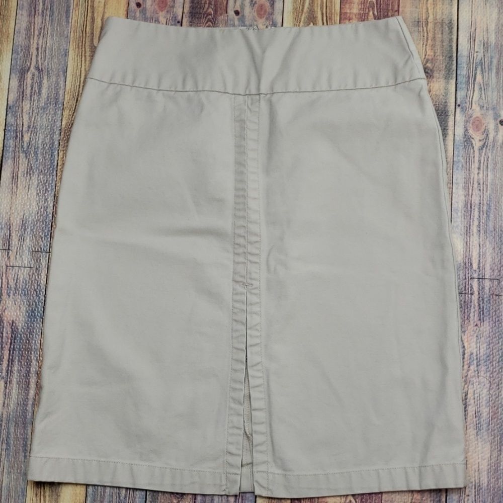 Gap Khakis skirt size 2
